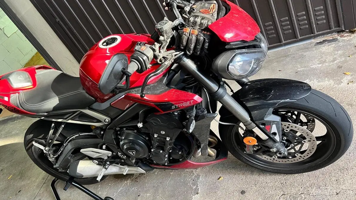 Triumph Street Triple 765 RS (2023 - 26)  (7)