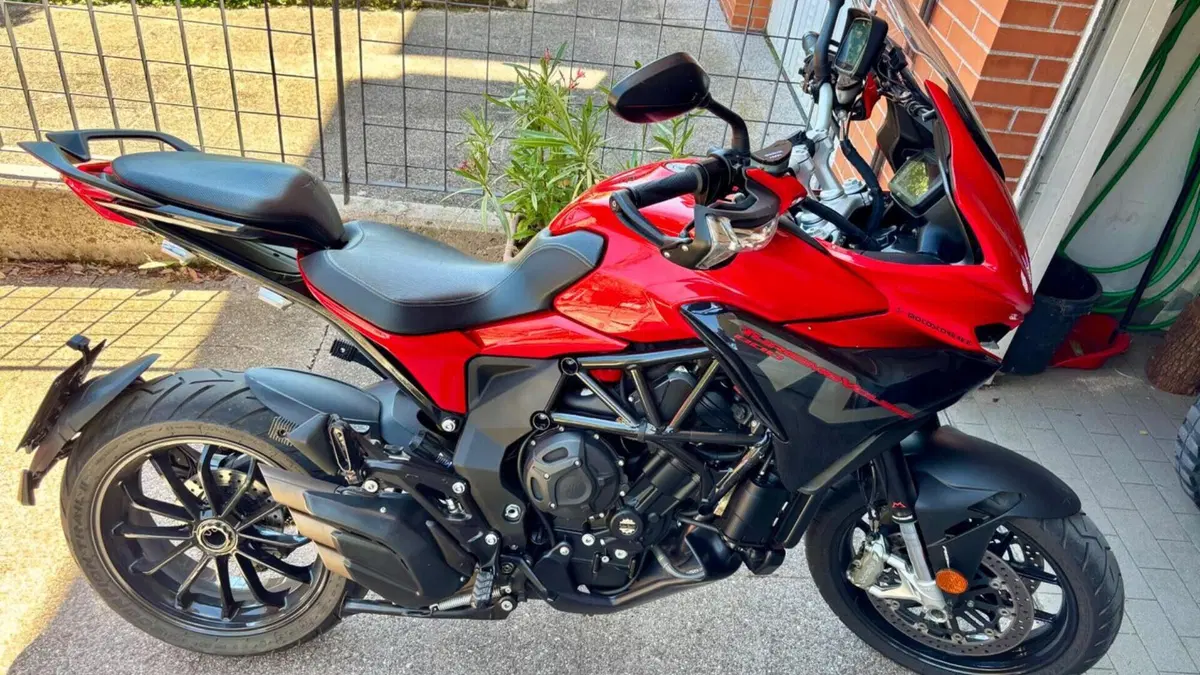 MV Agusta Turismo Veloce 800 (2020)  (2)