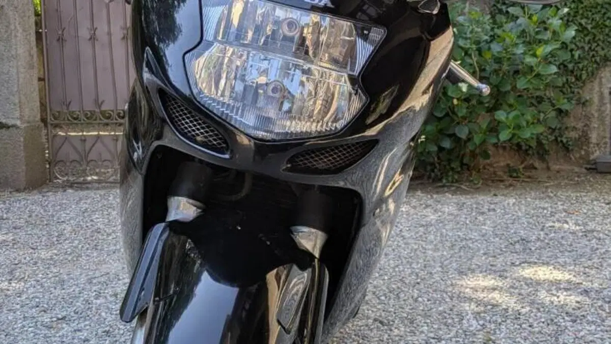 Honda CBR 1100 XX Superblackbird (1996 - 98) 