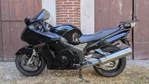 Honda CBR 1100 XX Superblackbird (1996 - 98)  (2)