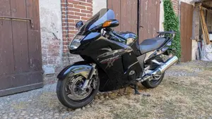 Honda CBR 1100 XX Superblackbird (1996 - 98)  (3)