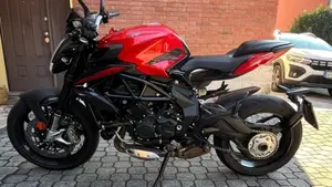 MV Agusta Brutale 800 Rosso (2021 - 23)  (2)