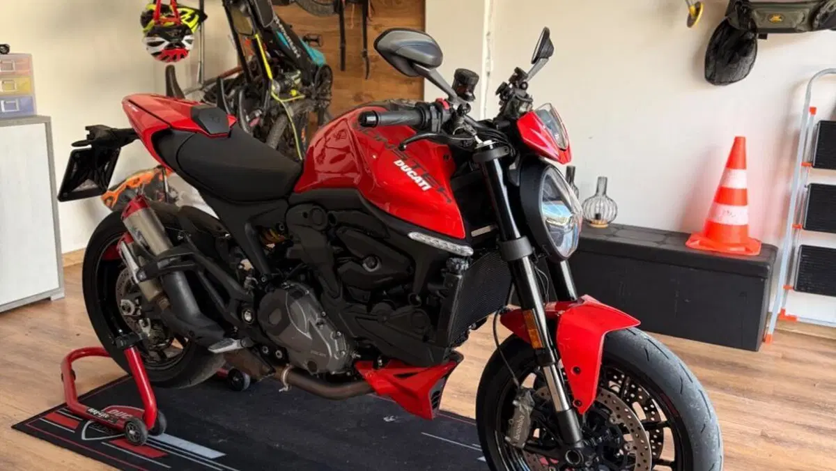 Ducati Monster 937 + (2021 - 25) 