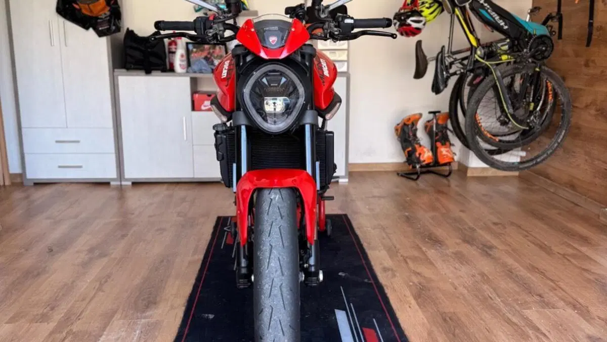 Ducati Monster 937 + (2021 - 25)  (2)
