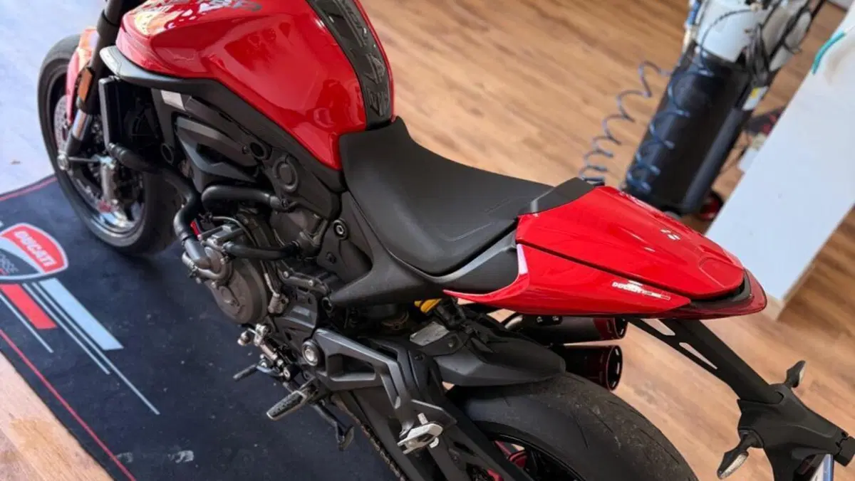 Ducati Monster 937 + (2021 - 25)  (4)