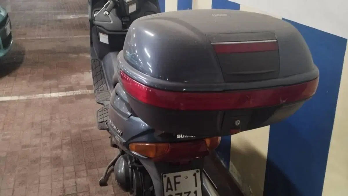 Suzuki Burgman AN 400 (1999 - 00)  (4)