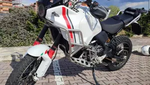 Ducati DesertX (2022 - 25)  (2)