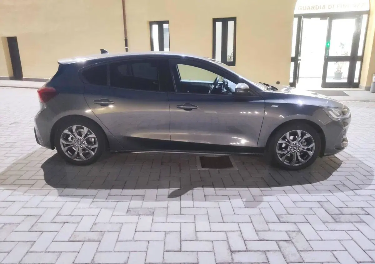 Ford Focus 1.0 EcoBoost 125 CV 5p. ST-Line (4)