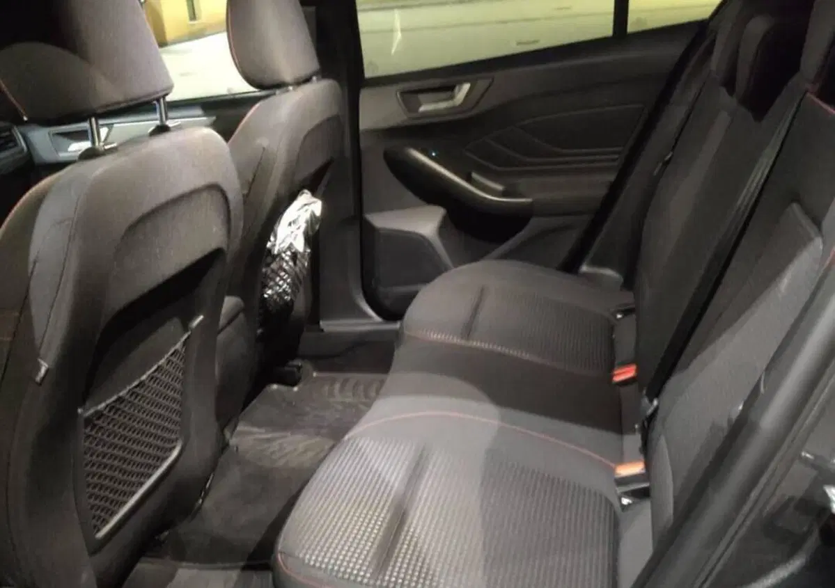 Ford Focus 1.0 EcoBoost 125 CV 5p. ST-Line (7)
