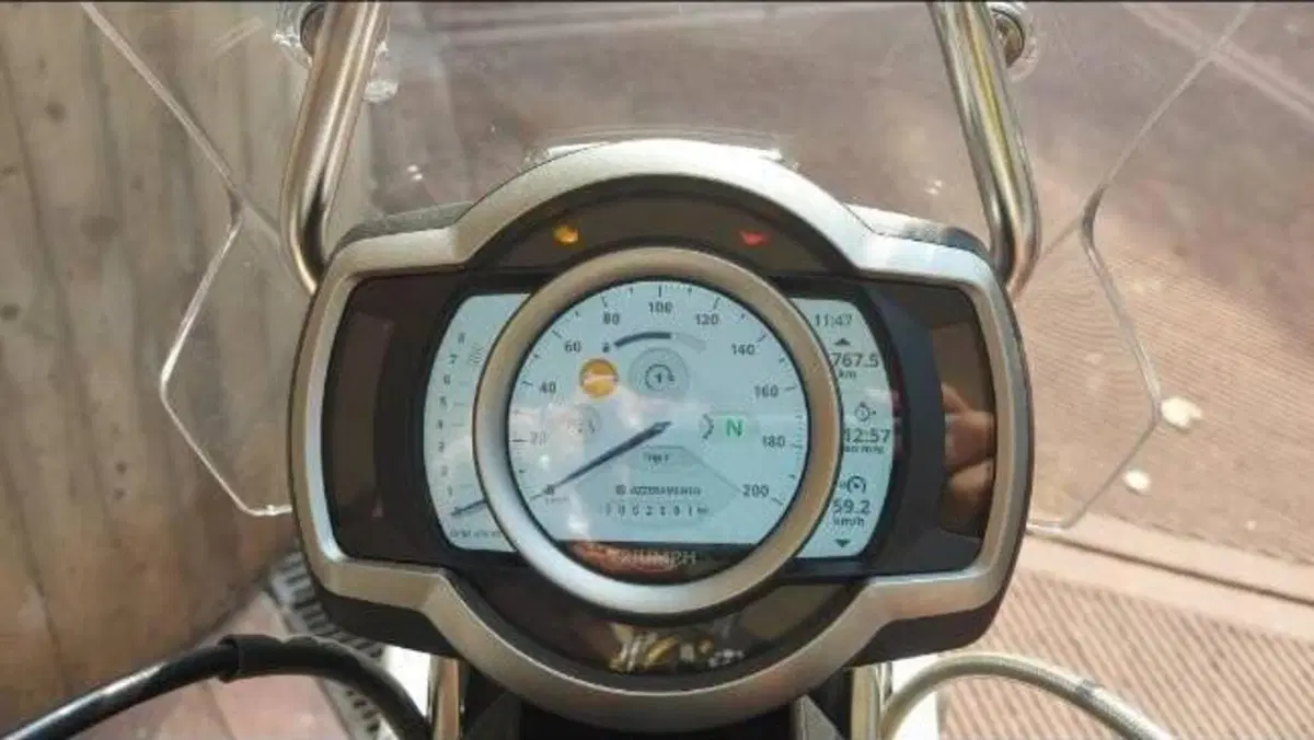 Triumph Scrambler 1200 XE (2024 - 25)  (3)