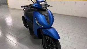 Piaggio Beverly 300 S ABS-ASR (2021 - 25)  (2)