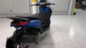 Piaggio Beverly 300 S ABS-ASR (2021 - 25)  (4)