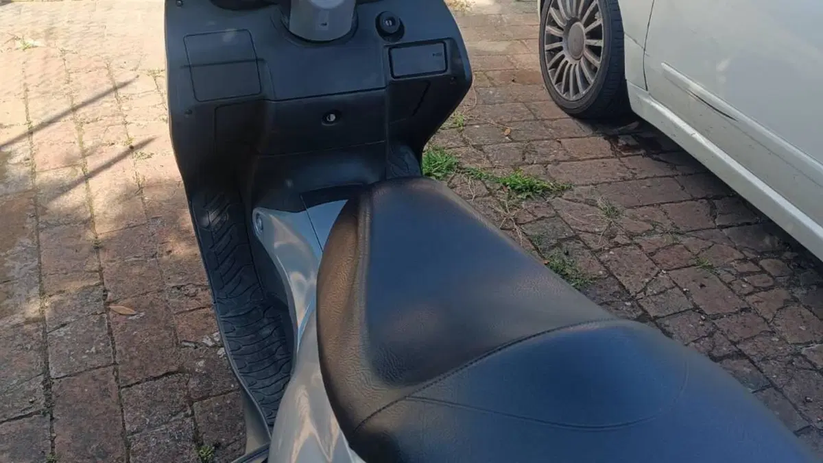 Malaguti Madison 150 4T  (2)