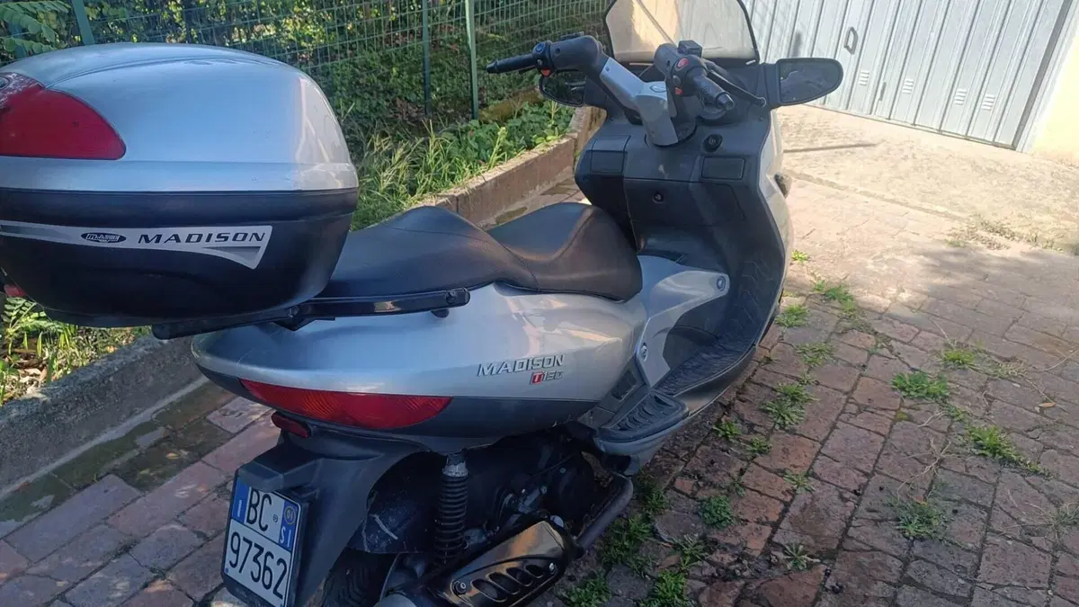 Malaguti Madison 150 4T  (4)