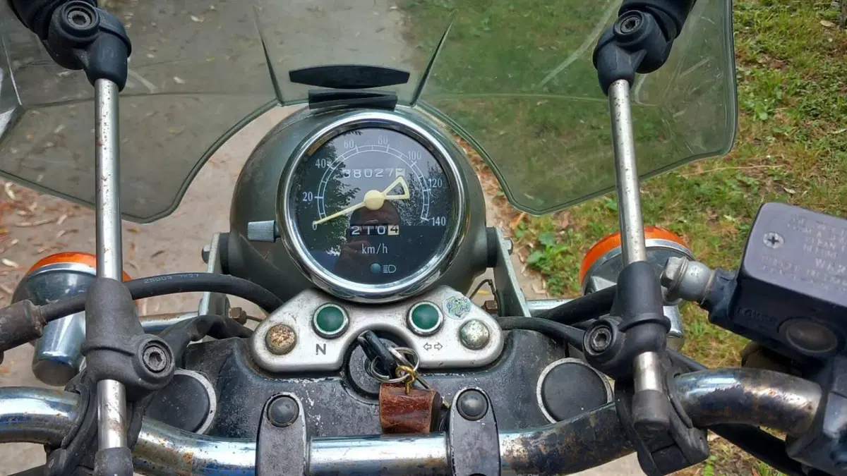 Suzuki TU 250 XX Super Classic (1996 - 00)  (3)