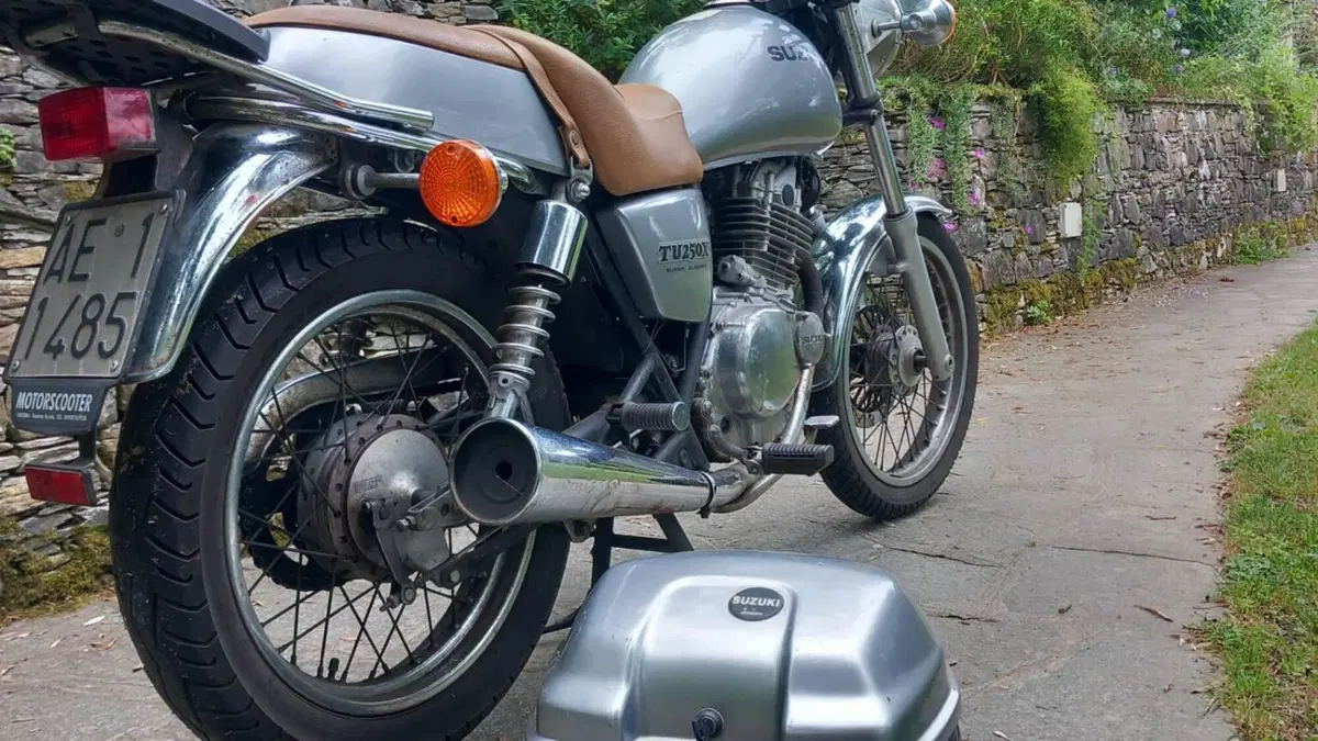 Suzuki TU 250 XX Super Classic (1996 - 00)  (4)