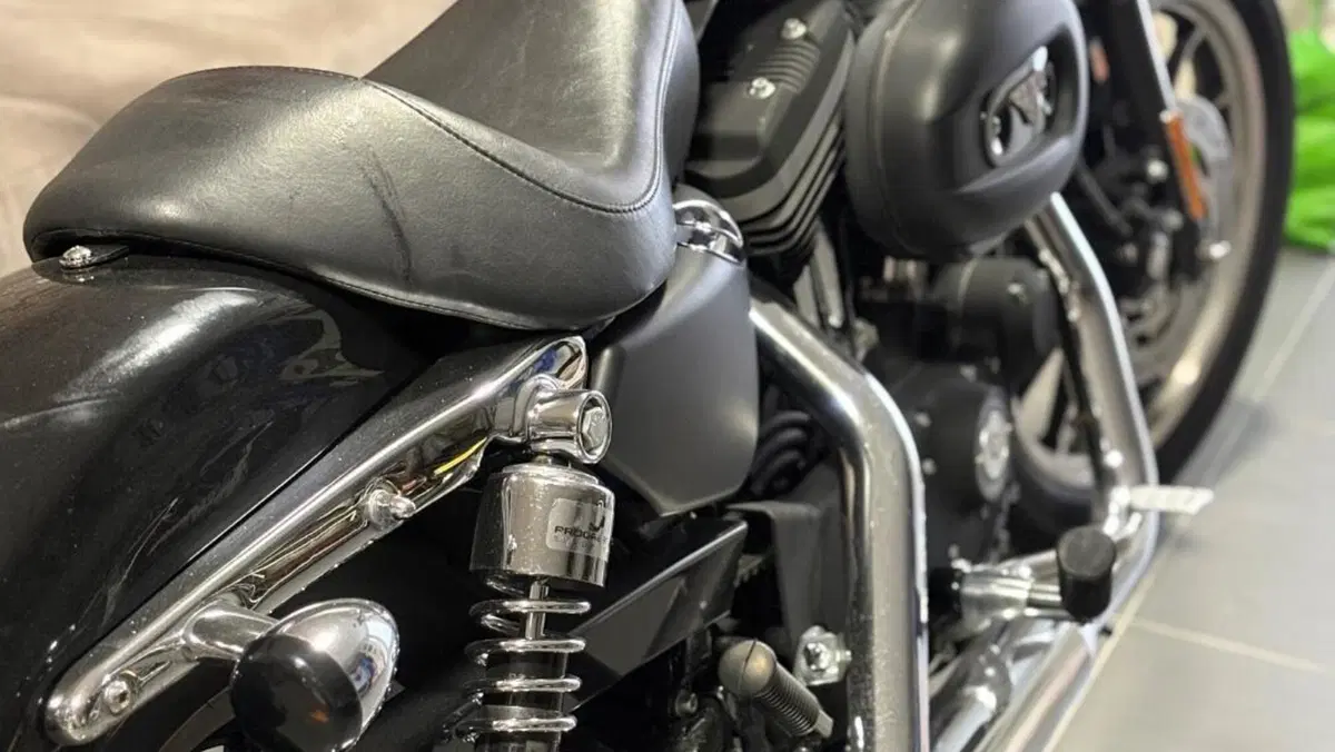 Harley-Davidson 883 R (2006 - 07) - XL 883R  (3)