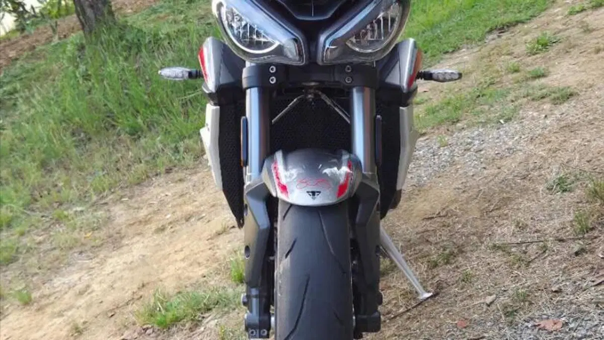 Triumph Street Triple RS (2020 - 22)  (9)