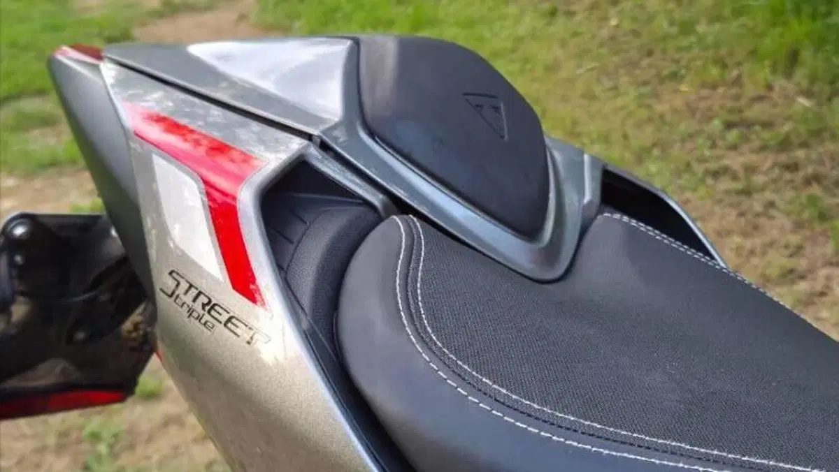 Triumph Street Triple RS (2020 - 22)  (3)