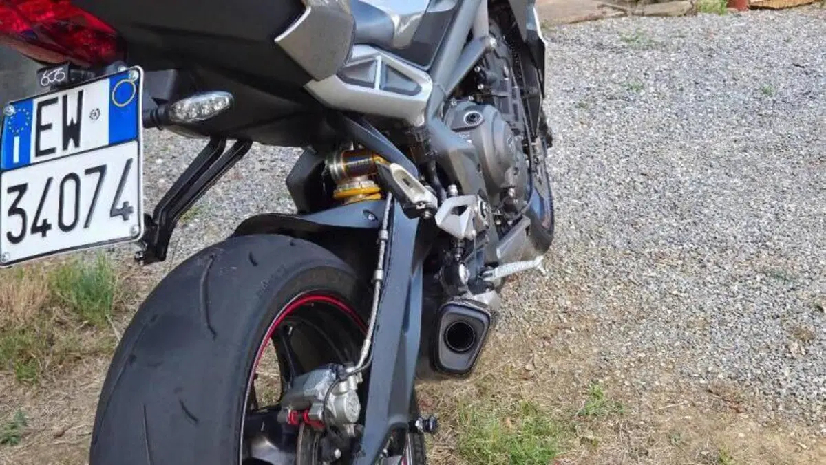 Triumph Street Triple RS (2020 - 22)  (13)