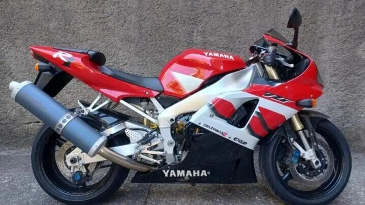 Yamaha YZF R1 (2000 - 01)  (2)