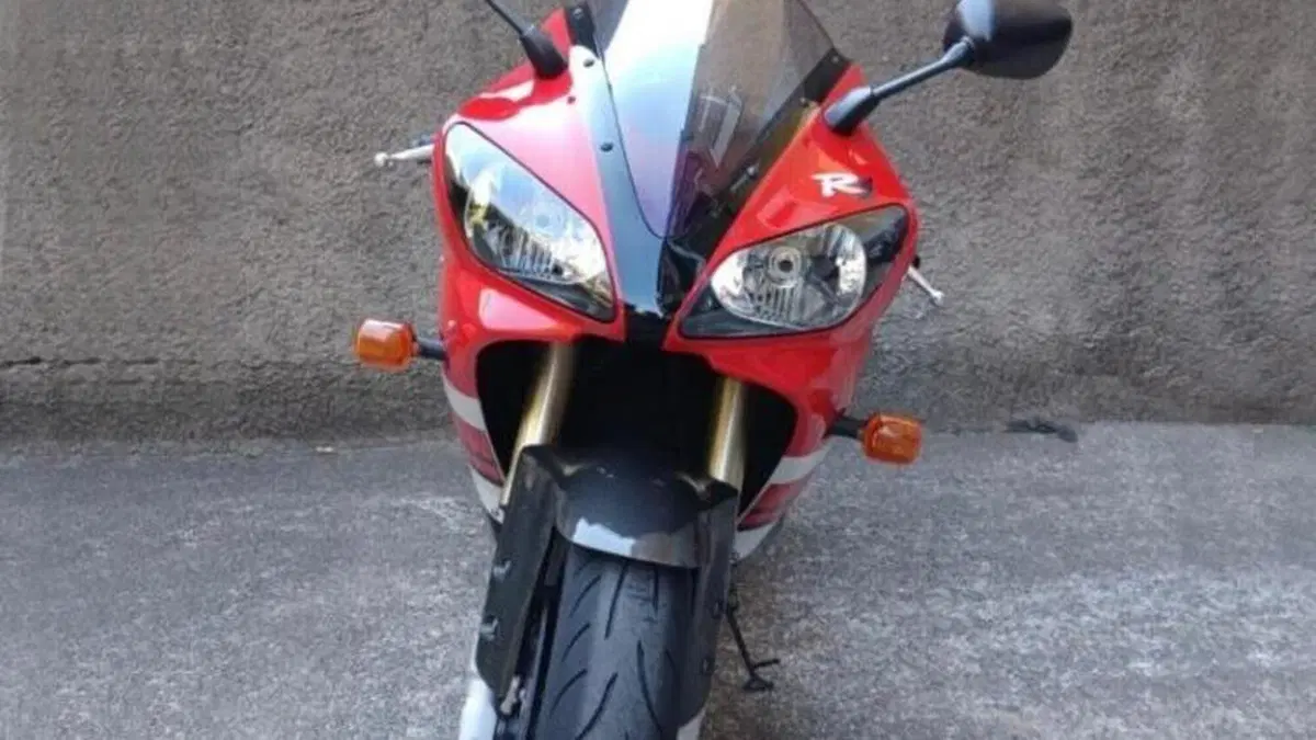 Yamaha YZF R1 (2000 - 01)  (3)
