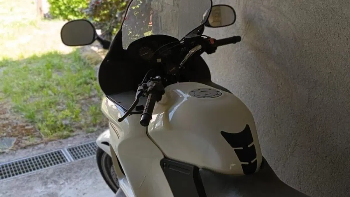 Honda Deauville 650 (1998 - 01)  (2)