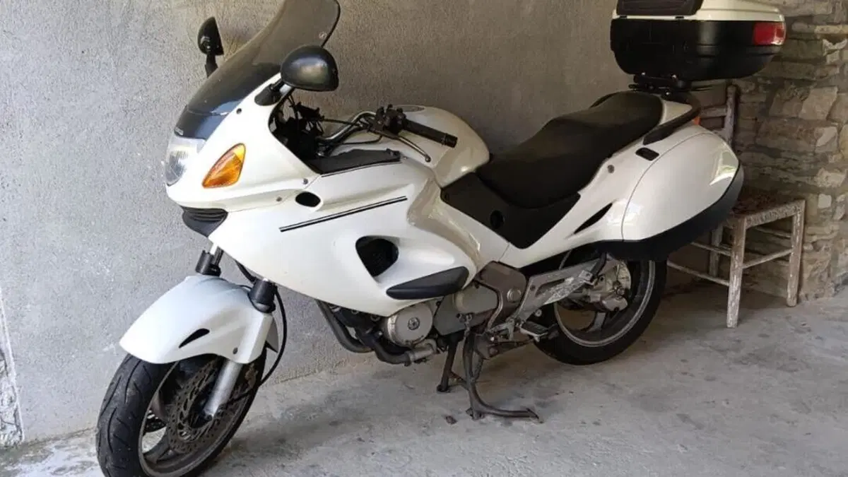 Honda Deauville 650 (1998 - 01)  (3)
