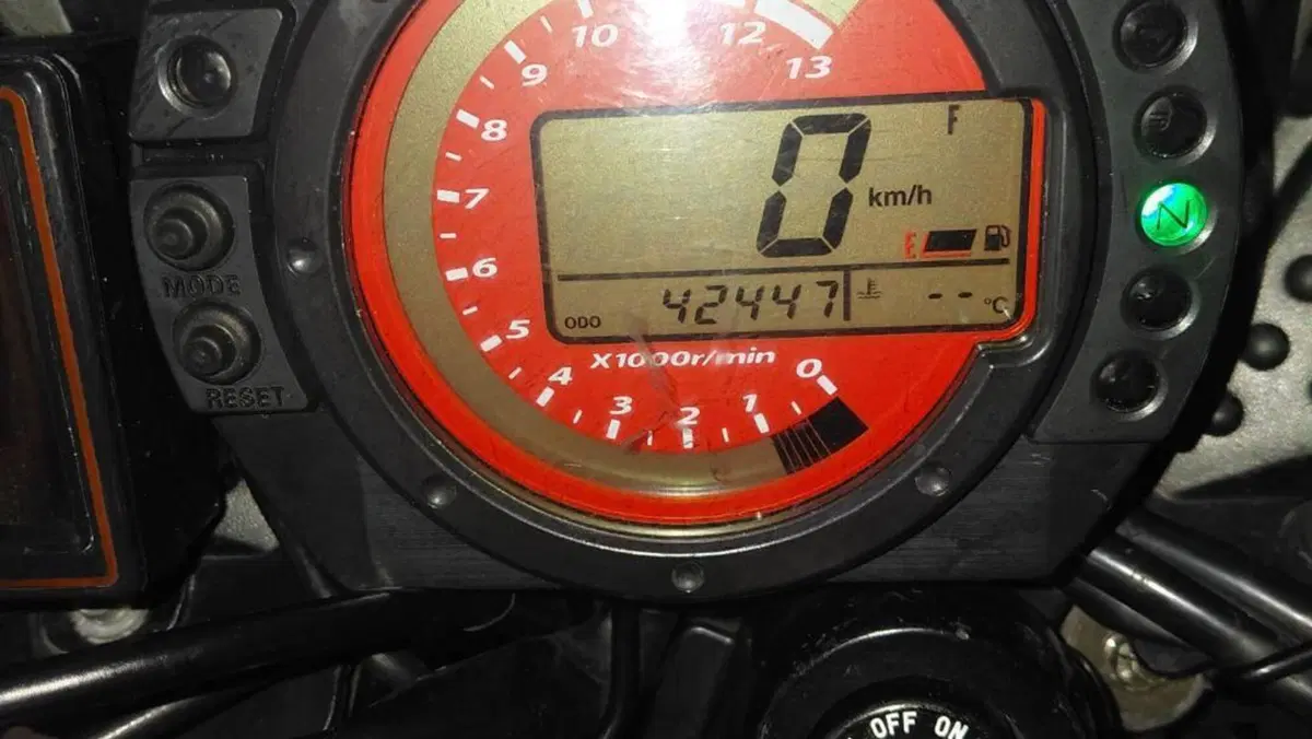 Kawasaki Z 750 (2003 - 06)  (3)