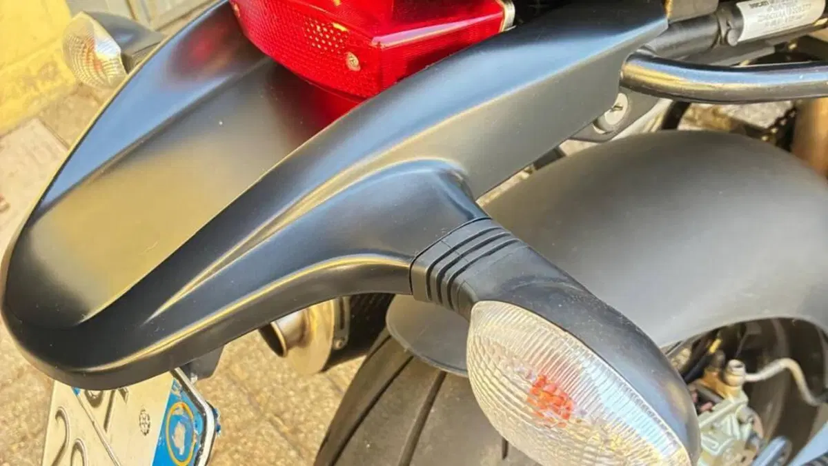 Ducati Monster 900 City I.E. (1999 - 02)  (8)
