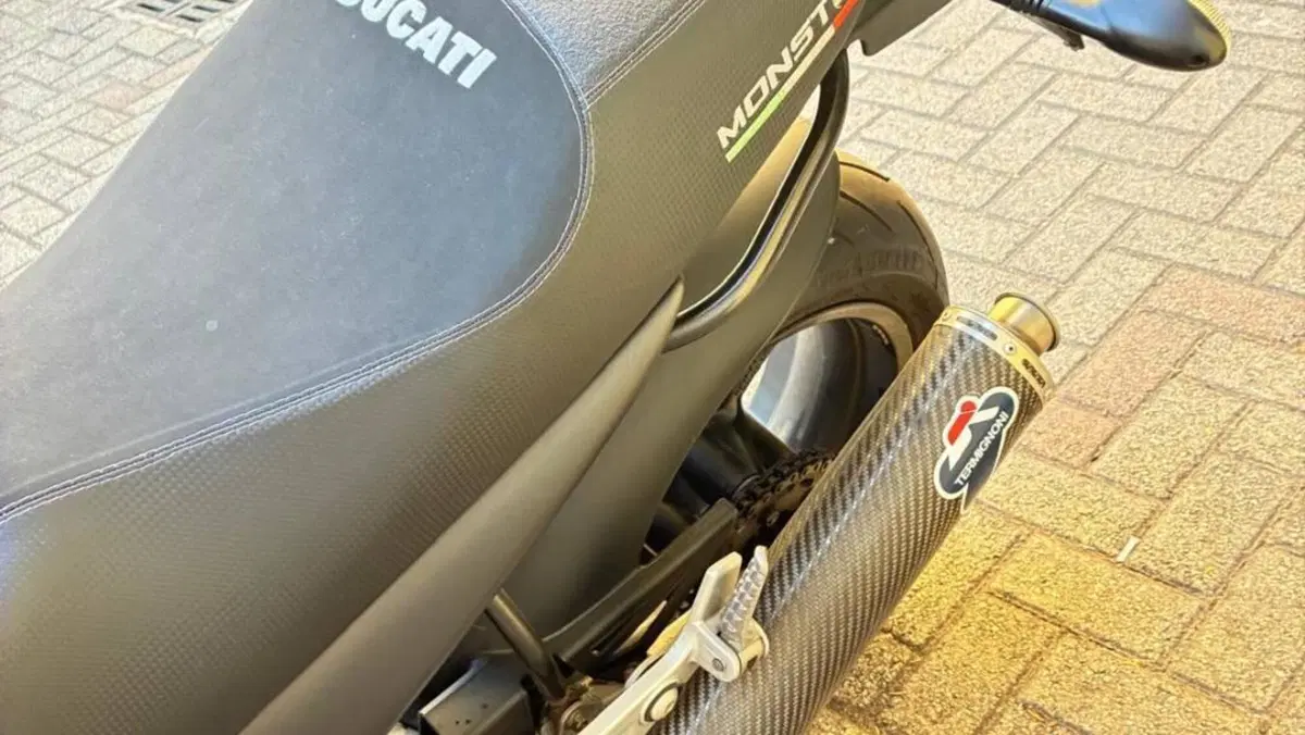 Ducati Monster 900 City I.E. (1999 - 02)  (11)