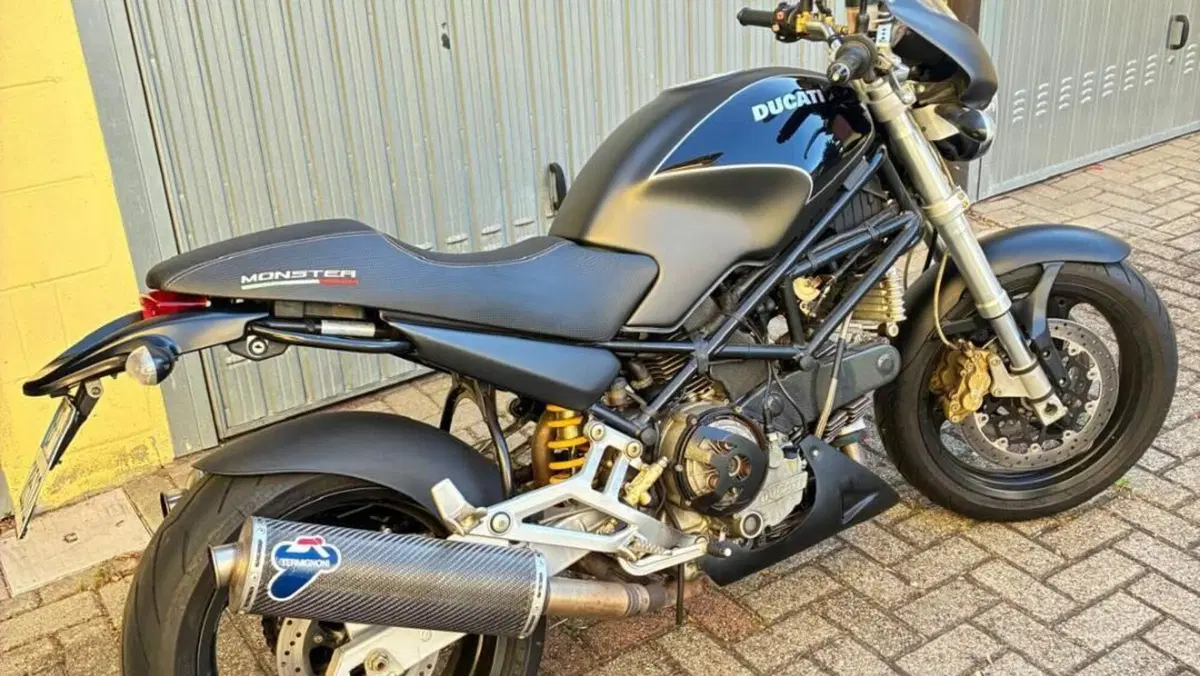 Ducati Monster 900 City I.E. (1999 - 02)  (12)