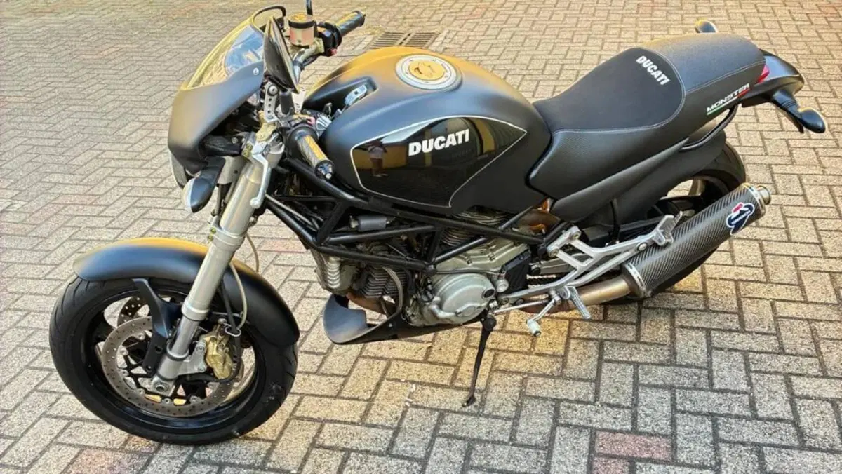 Ducati Monster 900 City I.E. (1999 - 02)  (17)