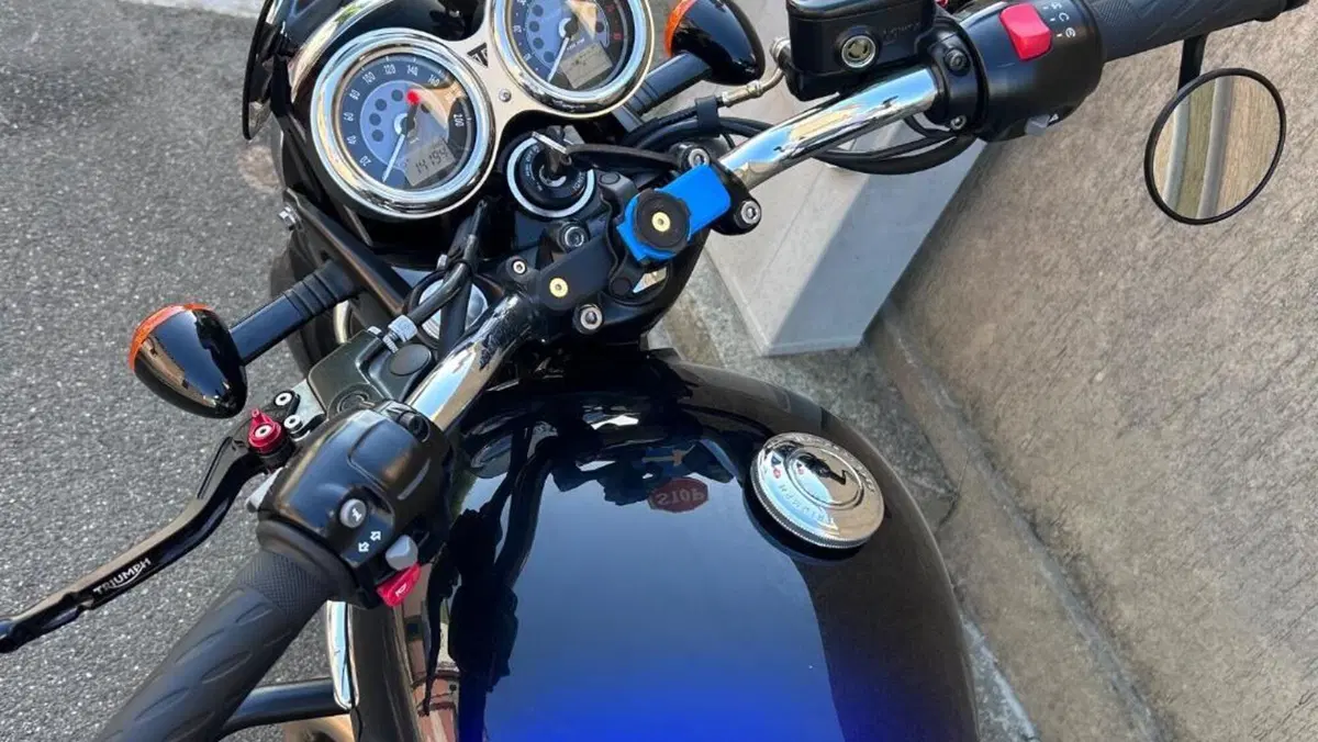Triumph Bonneville T100 Stealth Edition (2024)  (3)