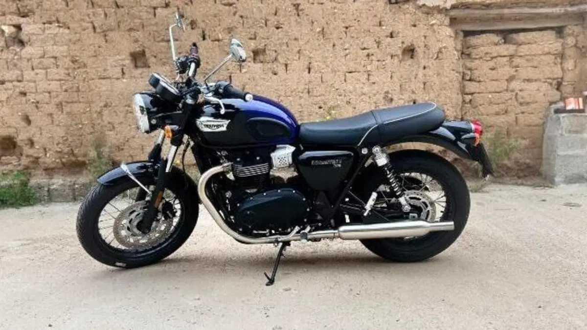 Triumph Bonneville T100 Stealth Edition (2024)  (5)