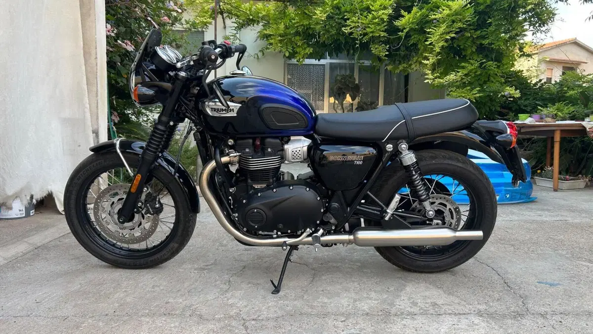 Triumph Bonneville T100 Stealth Edition (2024)  (8)