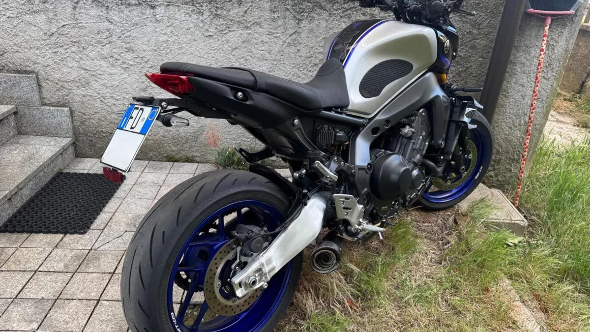 Yamaha MT-09 SP (2021 - 23)  (2)