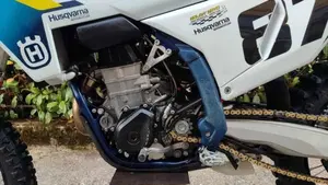 Husqvarna FC 450 (2025)  (5)