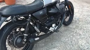 Moto Guzzi V7 III Rough (2018 - 20)  (15)