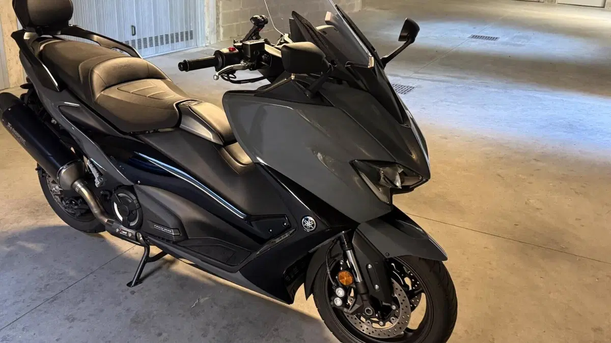 Yamaha T-Max 560 Tech Max (2021)  (2)