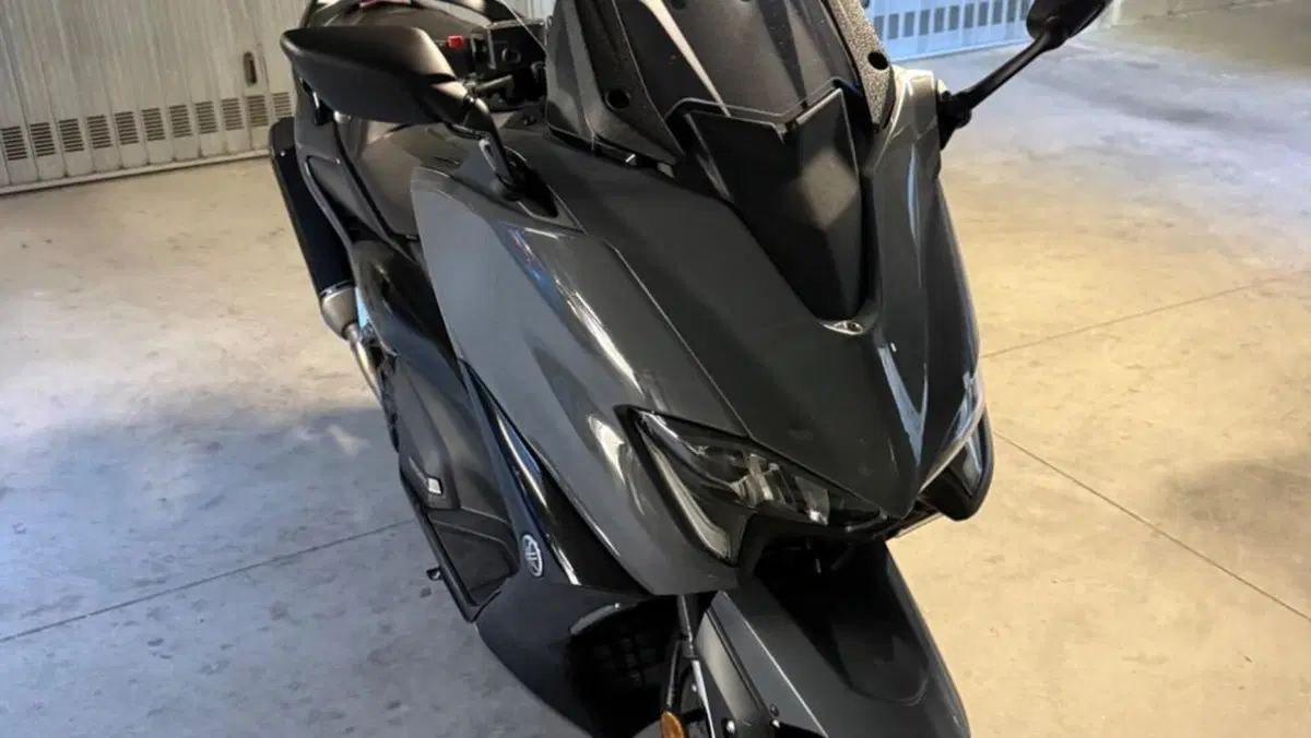 Yamaha T-Max 560 Tech Max (2021)  (3)