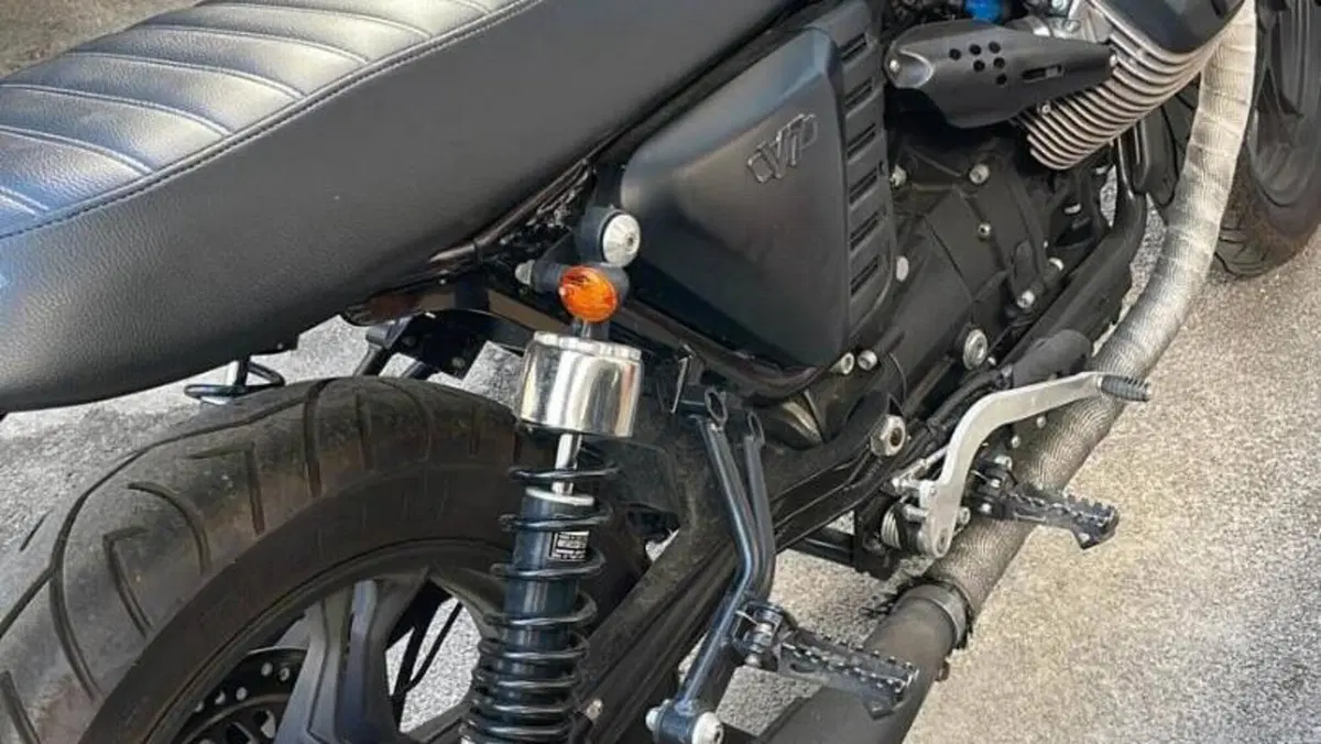 Moto Guzzi V7 II Stone (2015 - 17) 