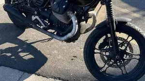 Moto Guzzi V7 II Stone (2015 - 17)  (9)