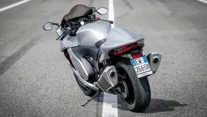 Moto Guzzi V7 III Stone S (2020)  (3)
