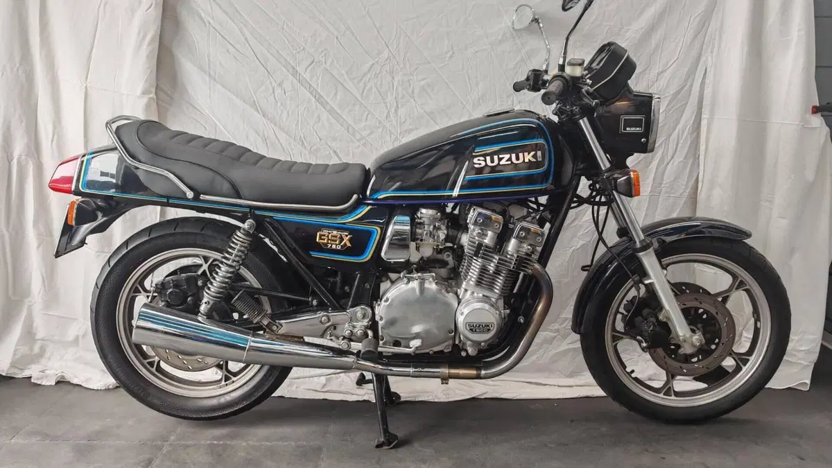 Suzuki   (3)