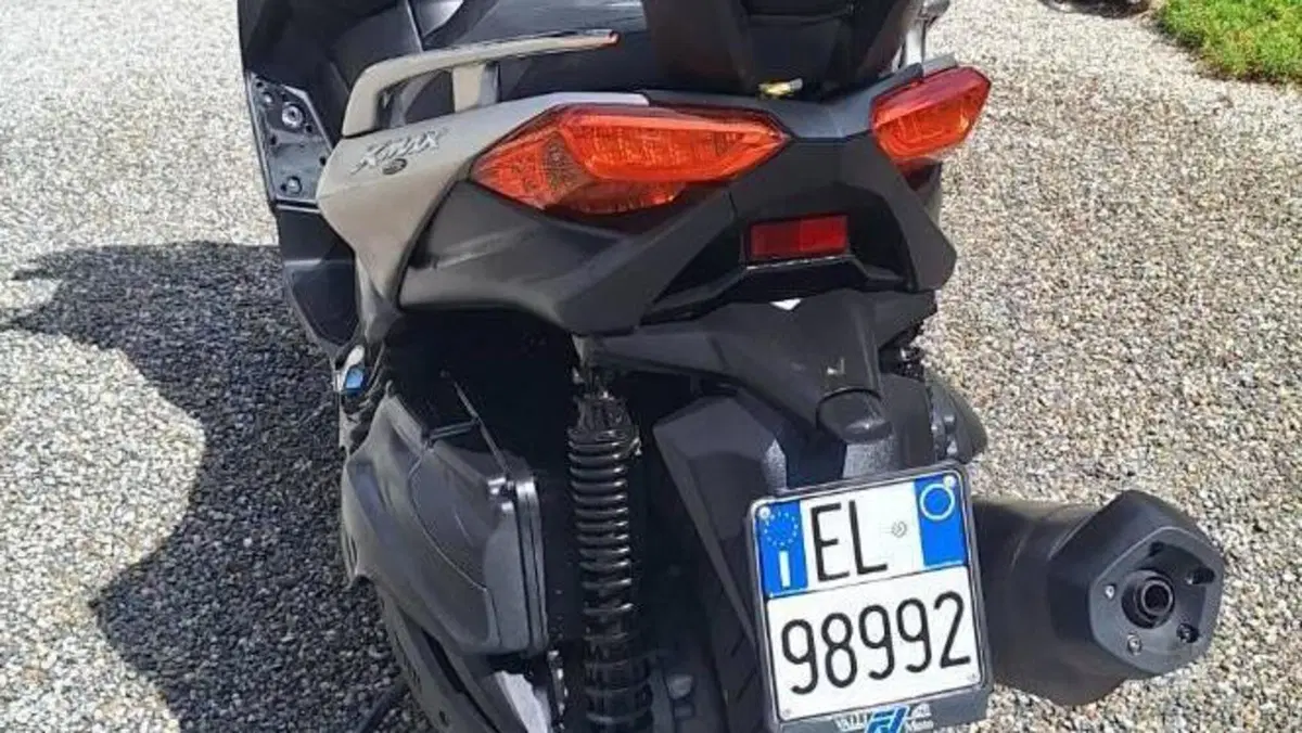 Yamaha X-Max 400 ABS (2017 - 20)  (2)