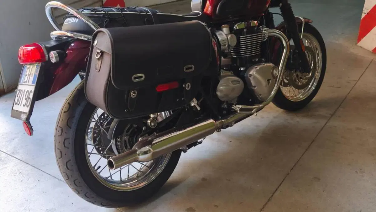 Triumph Bonneville T120 (2016 - 20)  (7)