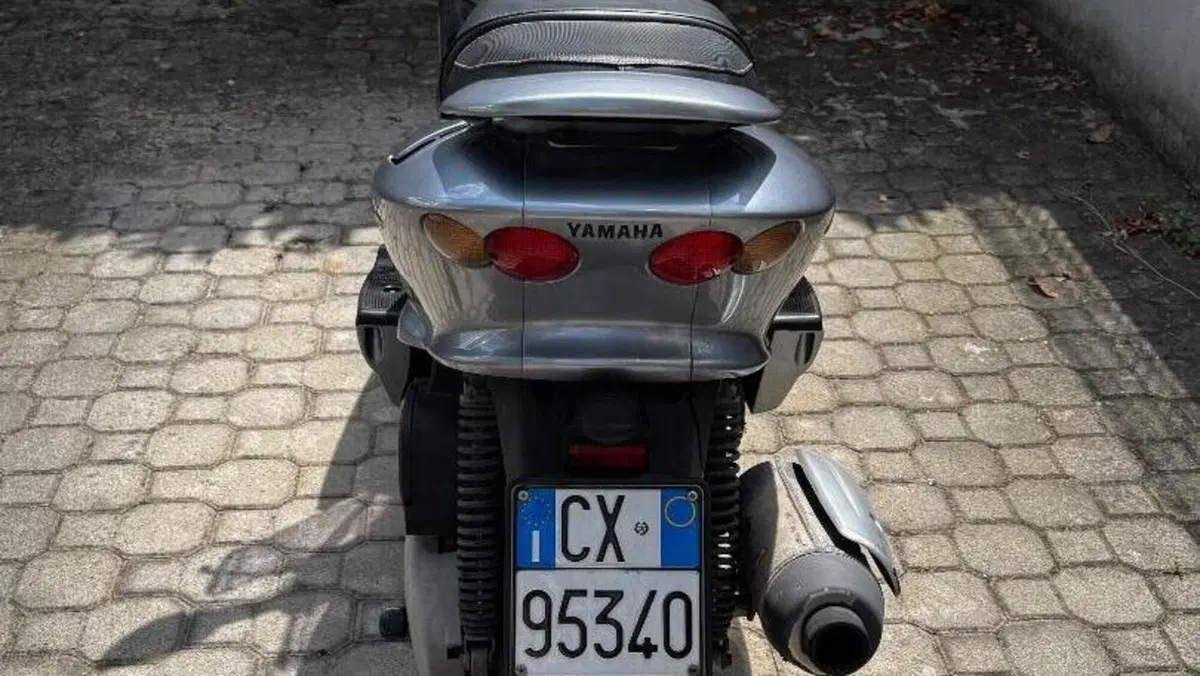 Yamaha Majesty 125 (2000 - 06)  (2)