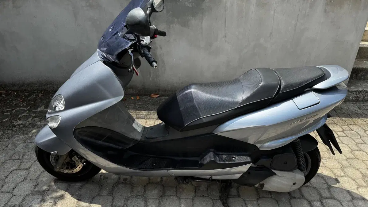 Yamaha Majesty 125 (2000 - 06)  (3)