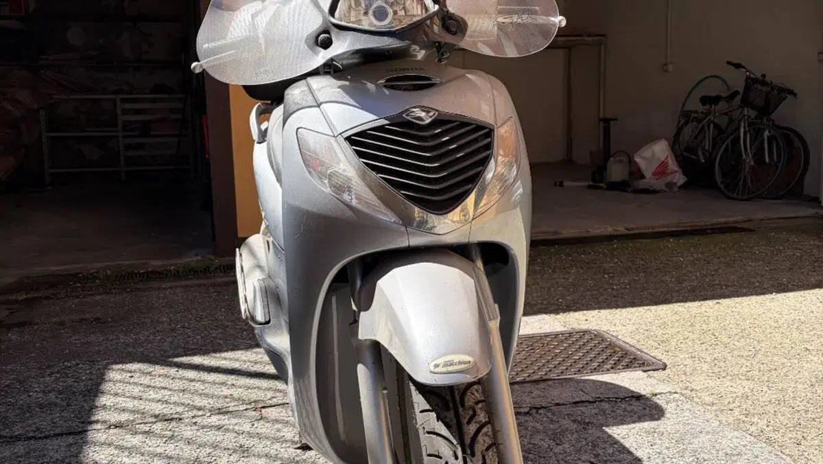 Honda SH 150 (2000 - 06)  (3)